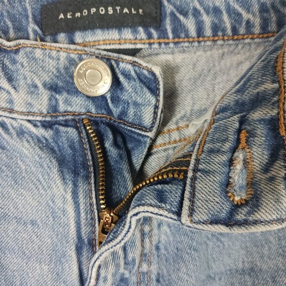 Aeropostale Womens Mom Jean Distressed Denim Blue Size 6 Thrashed Front - Picture 12 of 12